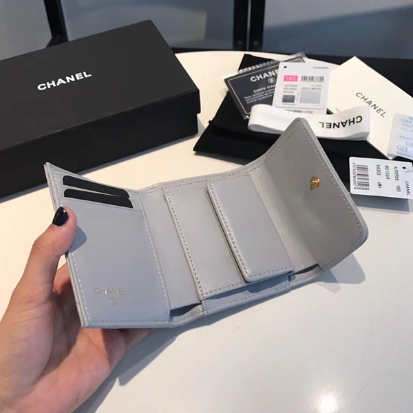 シャネル財布角部分ディテール